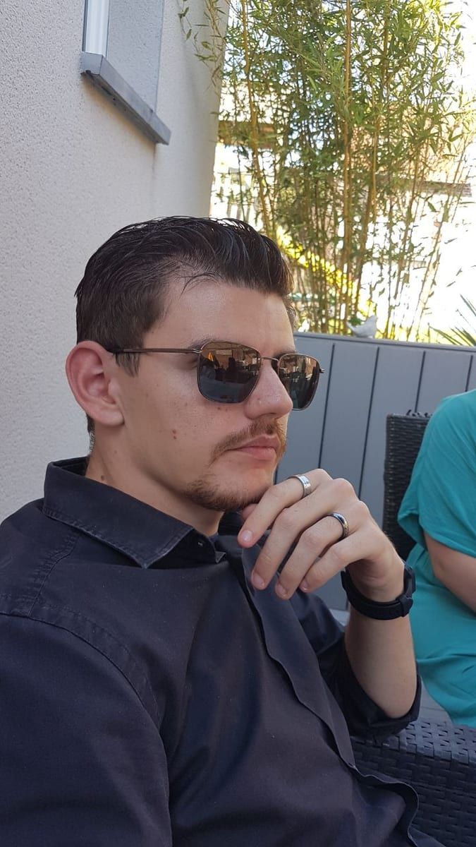 Profil von Thelio